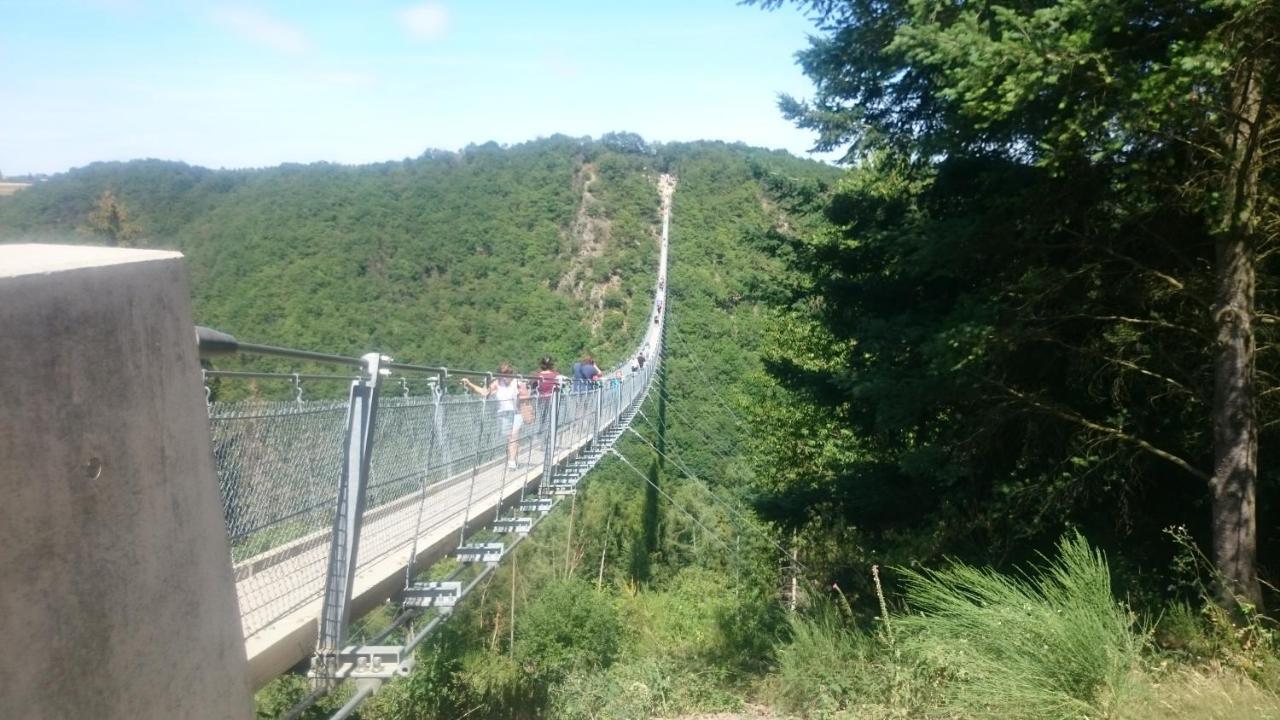 Ferienwohnungen Am Bruttiger Moselsteig Екстер'єр фото